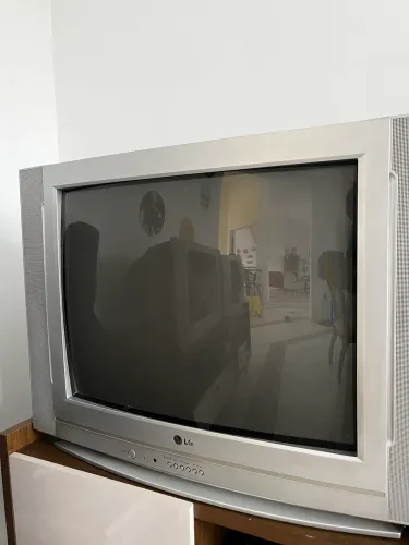 "tv de tubo" - TVs no Brasil