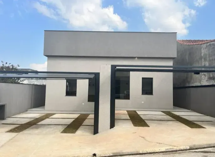 Casa para venda tem 77 metros quadrados com 2 quartos