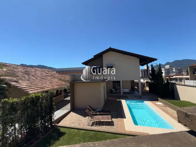 Casa em Jaraguá do Sul / Vila Lenzi