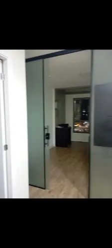 Parede divisória em Vidro c/ porta