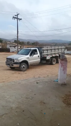 Vendo F4000 bem novinha