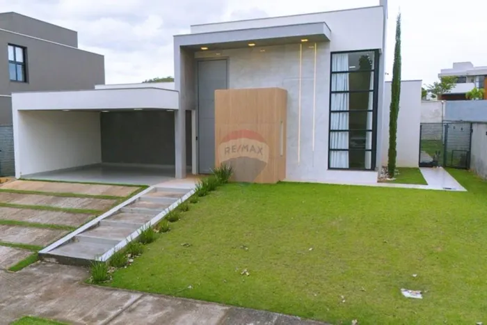Casa Solaris à venda no Alphaville 1, térrea, 3 quartos e energia fotovoltaica