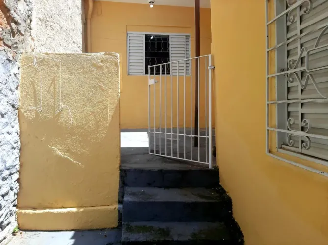 Casa pequena próxima Parada Inglesa ZN