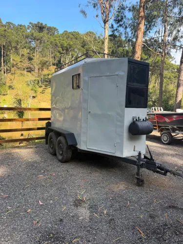 CARRETINHA PARA TRANSPORTE DE CAVALO A VENDA