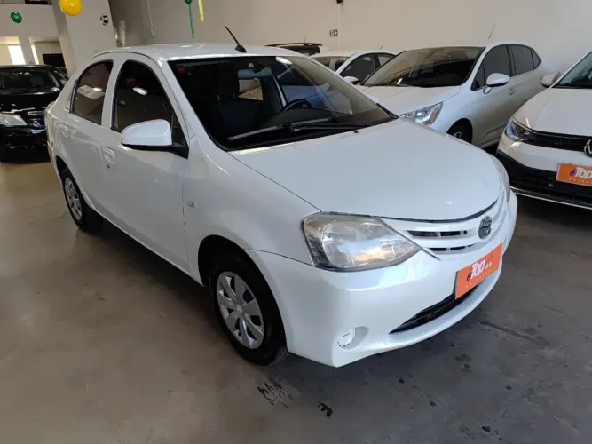 Toyota Etios X Sedan 1.5 Flex 16V 4P Mec. 2017