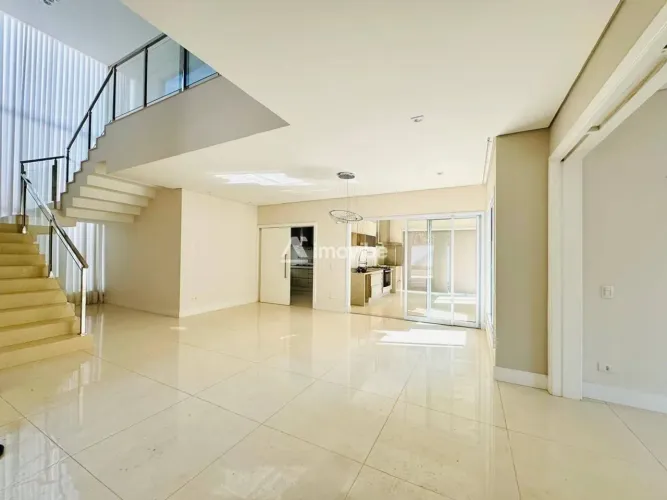 Casa de Condomínio com 3 suítes, 3 salas e 4 vagas em Jardim dos Ipês Amarelos  Financia e
