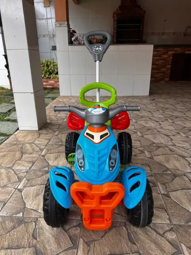 Quadriciclo Infantil Maral Magical 3111 com Haste