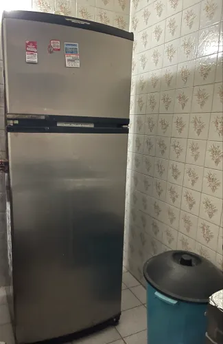 Geladeira no precinho , pequenas várias