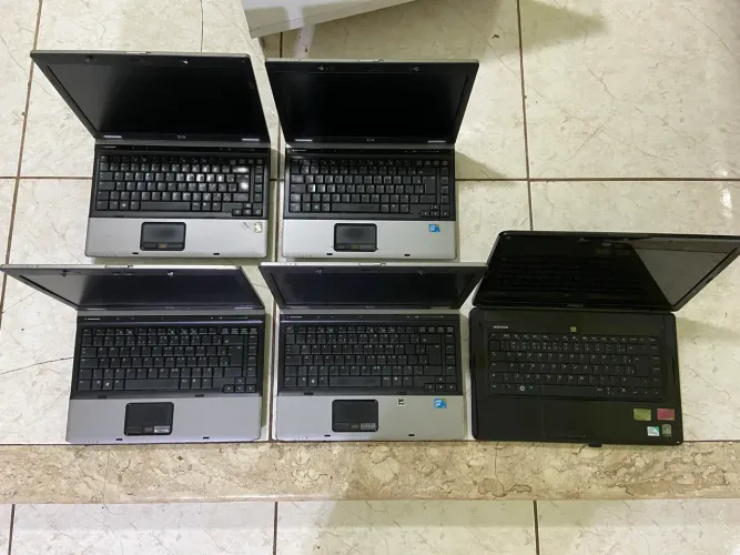 Lote de Notebook 4 Hp e 1 Dell - usados! 