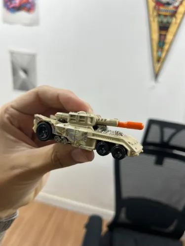 Hot Wheels Invader Tanque Camuflado - Coleção 2006 (First Editions)