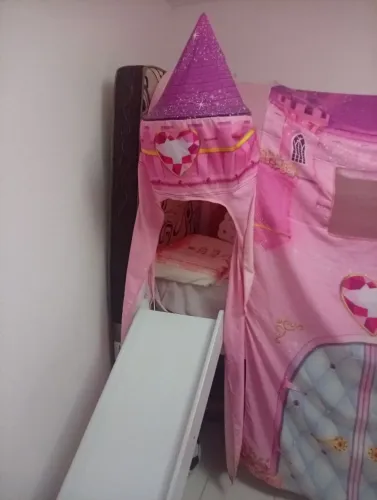 Vendo cama solteiro semi nova princesas
