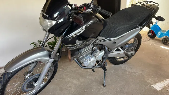 Vendo Falcon NX400 conservada