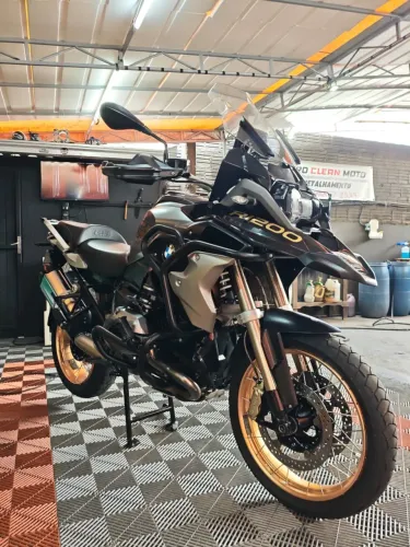 BMW R1200 TROCO POR FIAT TORO