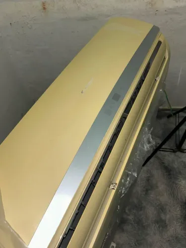 Ar condicionado bem conservado