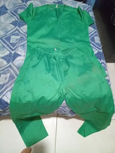 Vende roupa cirúrgica