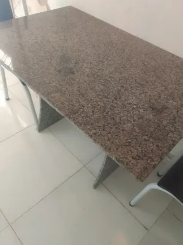 Mesa de mármore zap *