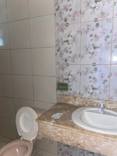 ALUGO CASA NA PARQUELÂNDIA