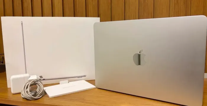 MacBook m3 8gb RAM 256 gb ssd 13? único dono