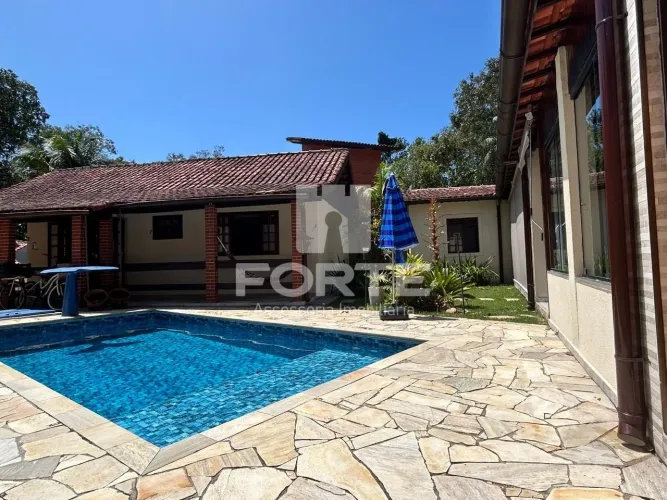 Casa de Luxo em Condomínio de Alto Padrão em Guaratuba, Bertioga-SP: 5 Quartos, 1 Sala, 2