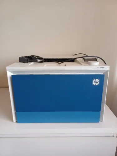 Impressora a laser colorida Hp Laserjet Pro 4203dw A duplex Wi-Fi cor Branco