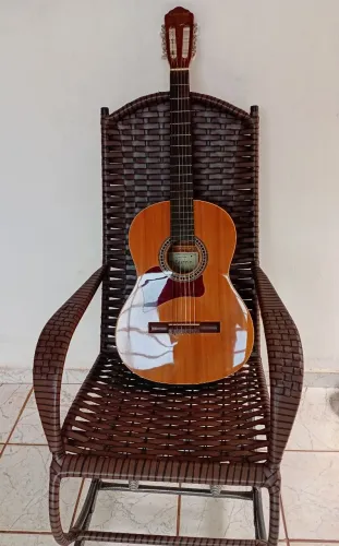 Vendo violão Giannini-Ideal para iniciantes