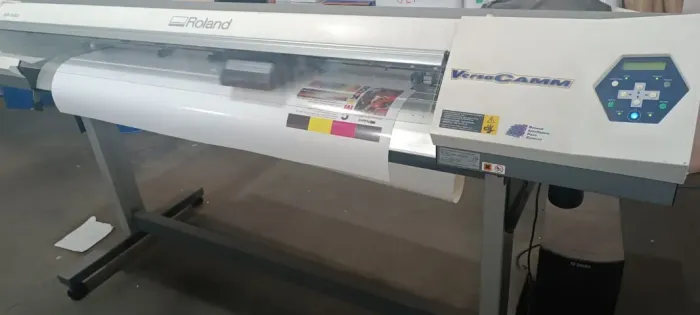 VENDO ROLAND 540i NO ESTADO. LIGANDO E FUNCIONANDO , PRECISA MANTUTENÇÃO DE CABEÇOTE