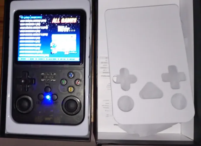Console portátil R36S + 15mil jogos