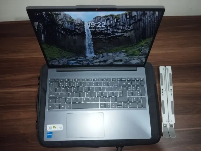 Lenovo IdeaPad Slim 3 i5-13420H 16GB + 512GB
