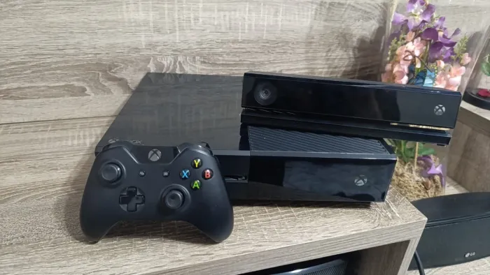Xbox One 500GB + Kinect