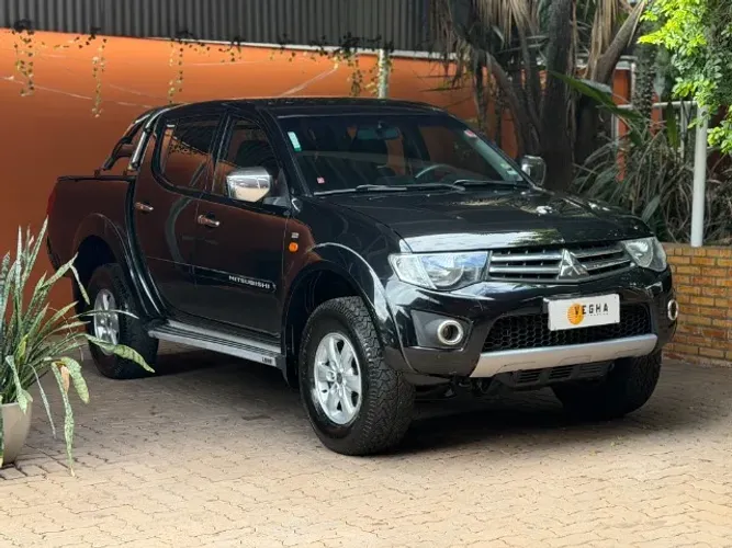 Mitsubishi L200 Triton HLS 2.4 Flex 16V CD Mec. 2015