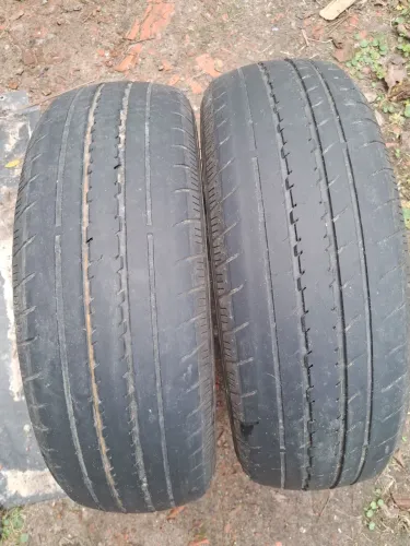 Par de Pneus 175 65 14 USADO vectra tyre (NÃO É REMOLD)