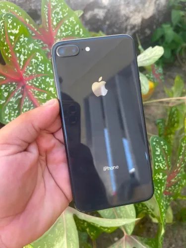 iPhone 8 plus Black 64g pra vender ligeiro !