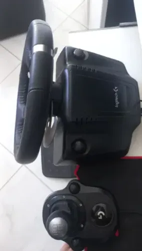 Logitech G29 + Manopla Logitech Driving Force (Para PS4 / PS5 / PC)