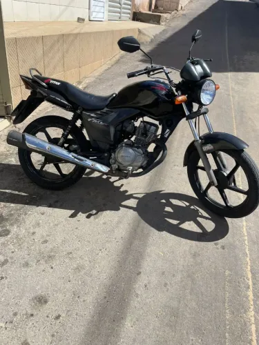 Vendo moto toda certinha só pegar e rodar