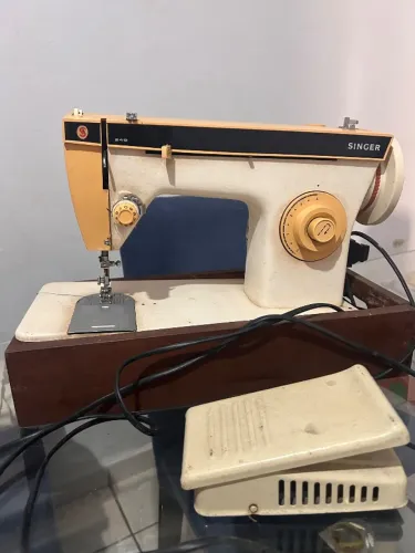 Máquina de costura Singer