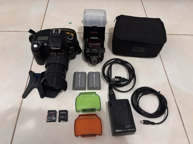 Nikon D90 Completa + Flash + 2 Baterias | Kit Profissional (Semi nova)