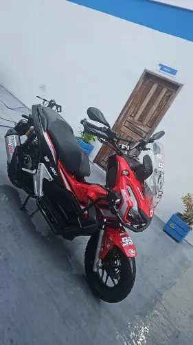 LINDA HONDA ADV 150CC SPORTING