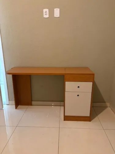 Escrivaninha com gaveta + tampo com espelho