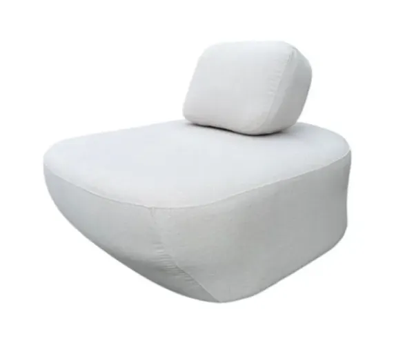 Poltrona Bouclé Alto Padrão Encosto com Regulagem (CADA) 4 Unidades Disponíveis