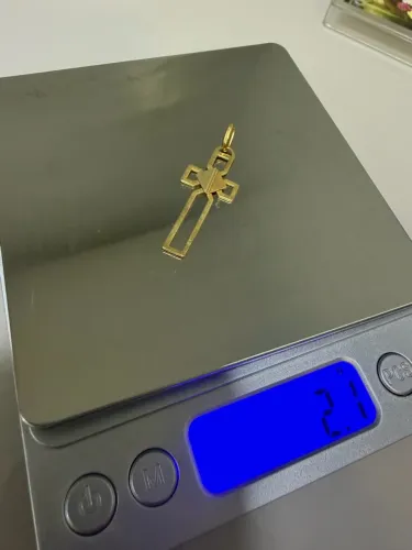 Pingente de ouro 18k 2.1g
