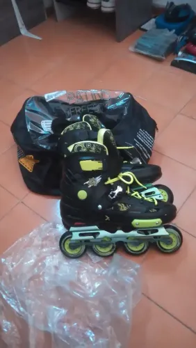 Patins semi novo
