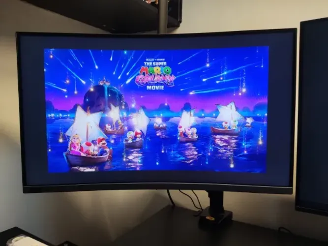 Monitor SAMSUNG 27" Gamer Curvo FULL HDMI 4MS 240HZ  LC27RG50