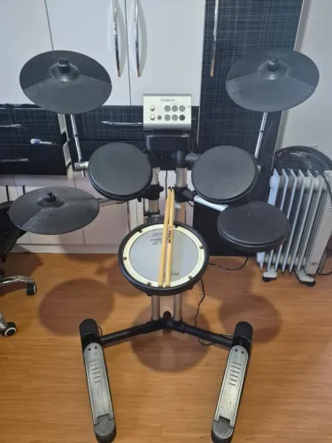 Bateria Eletrônica Roland HD-1 V-Drums (Compacta / Ideal para Shows e Apartamento)