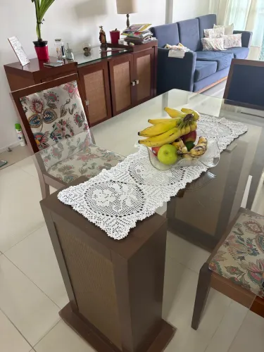 Mesa de Jantar 1,60 x 1,00 com Tampo de Vidro + 4 Cadeiras