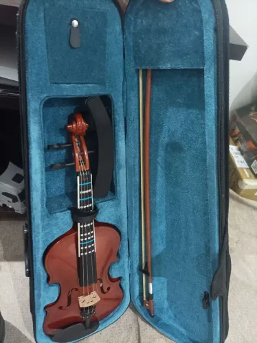 Venda-se violino novo!