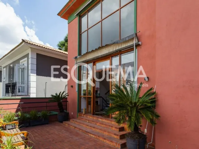 Casa próxima ao Clube Paineiras, com piscina e espaço gourmet