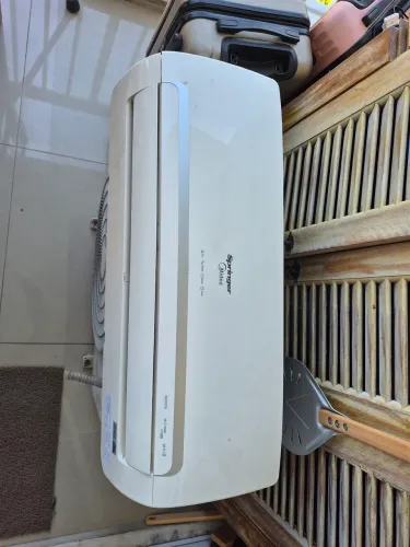 Ar Midea 9000 BTUs Quente-Frio