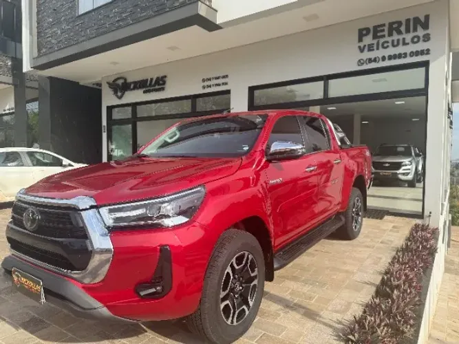 Toyota Hilux SRX 2021 Baixo km