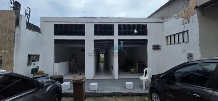 Área comercial 2 lojas e 4 salas