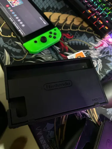 Nintendo Switch V1 Desbloqueado + 128GB + Caixa + Case